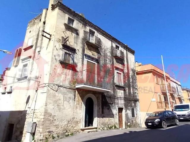 Palazzo in vendita a Puglia, Foggia