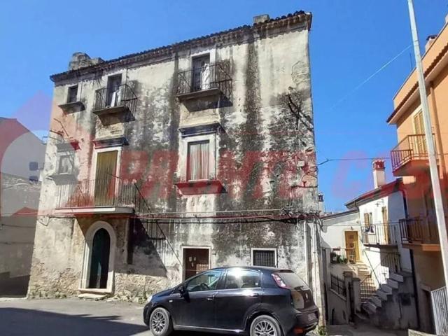 Palazzo in vendita a Puglia, Foggia
