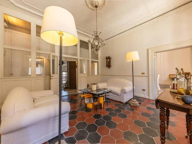Palazzo in vendita a Vignanello, Viterbo