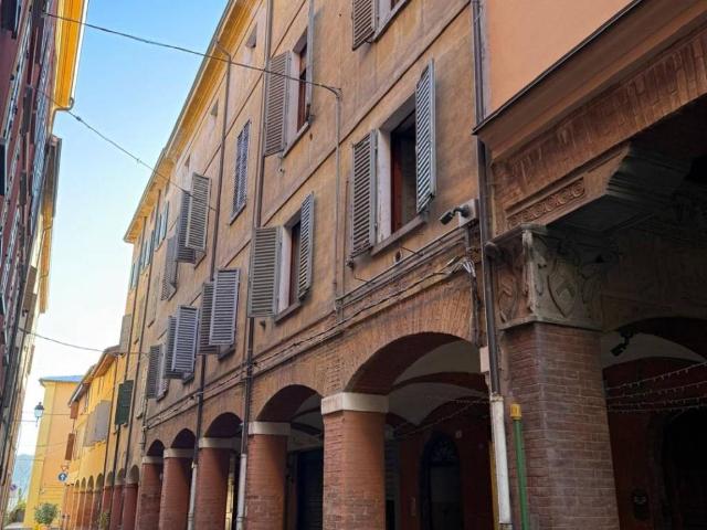 Palazzo in vendita a Unione di comuni Terre di Castelli, Vignola