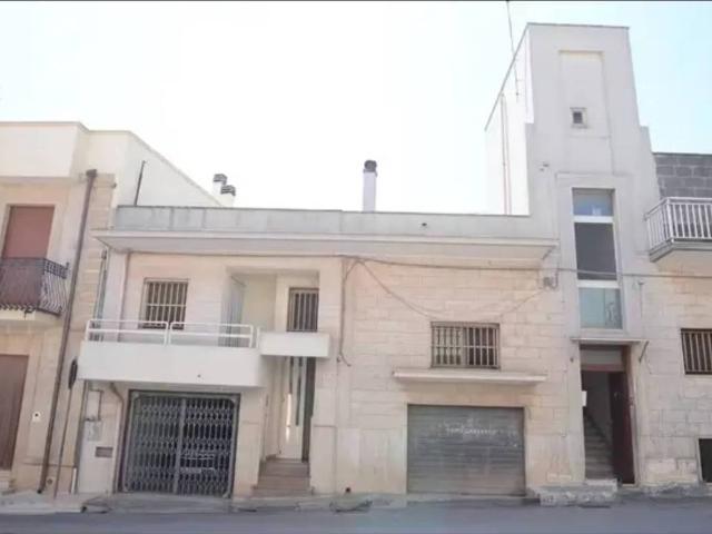 Palazzo in vendita a Villa Castelli