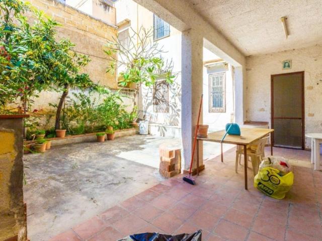 Palazzo in vendita a Villabate, Palermo