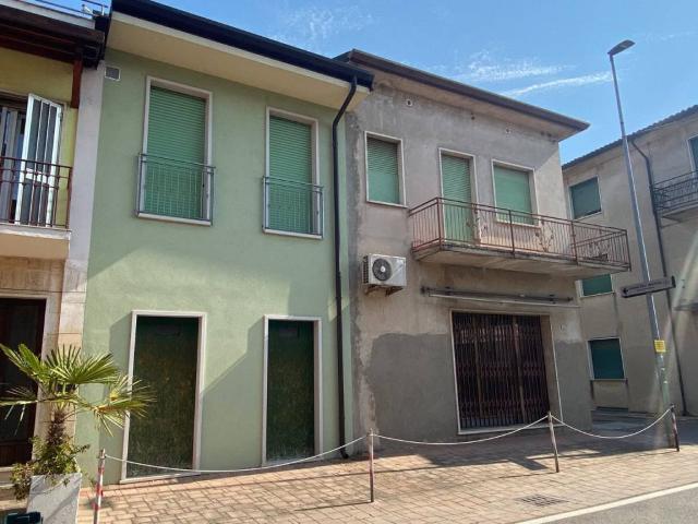 Palazzo in vendita a Rosegaferro, Villafranca di Verona