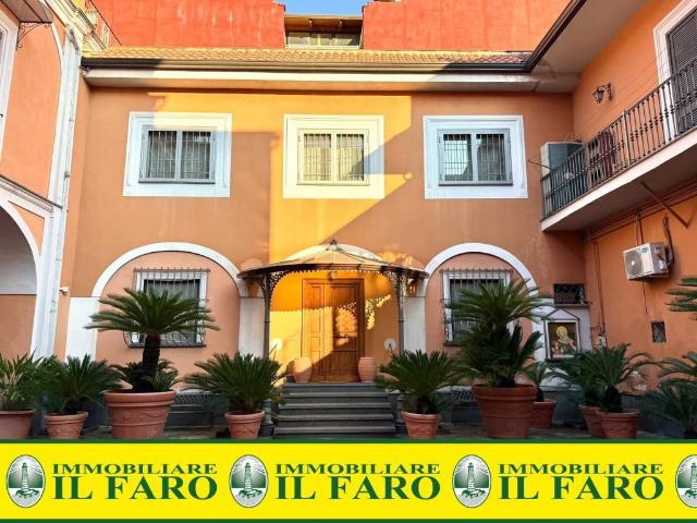 Palazzo in vendita a Villaricca, Napoli