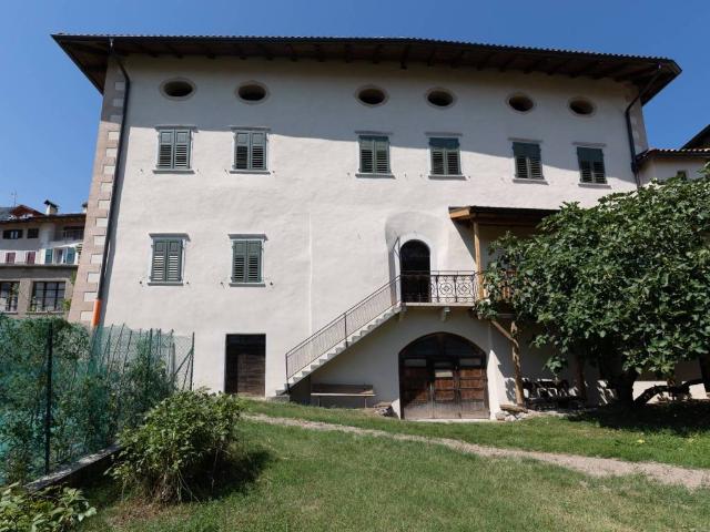 Palazzo in vendita a Comunità della Val di Non, Cles