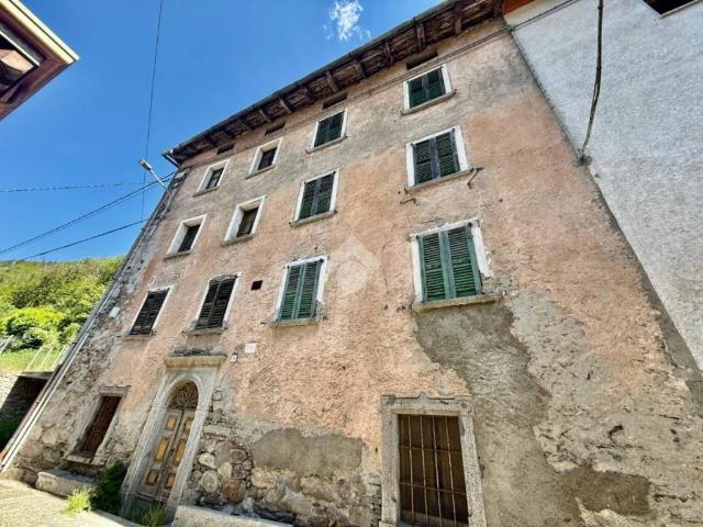 Palazzo in vendita a Comunità montana della valle Camonica, Vione