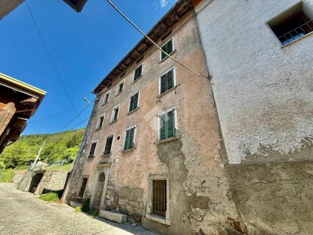 Palazzo in vendita a Comunità montana della valle Camonica, Vione