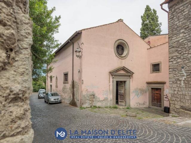 Palazzo in vendita a Viterbo, Lazio