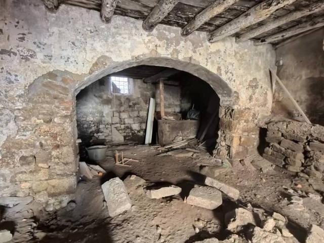 Palazzo in vendita a Viterbo, Lazio