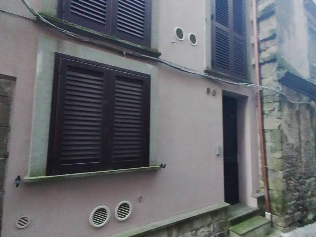 Palazzo in vendita a Viterbo, Lazio