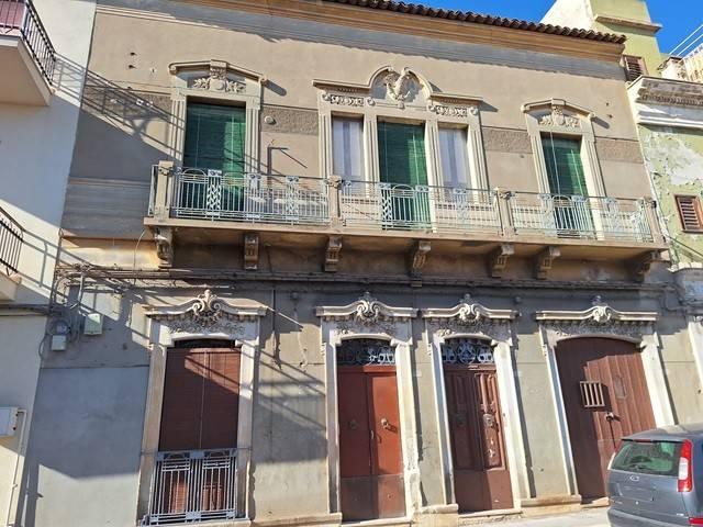 Palazzo in vendita a Vittoria