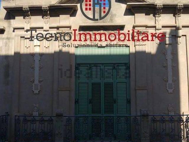 Palazzo in vendita a Vittoria, Sicilia