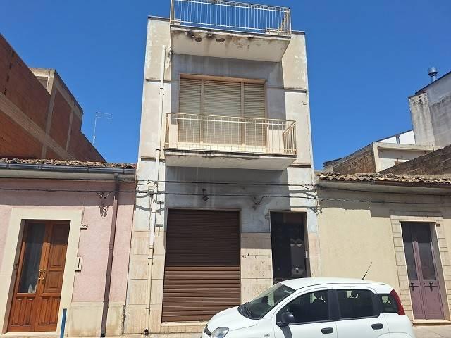 Palazzo in vendita a Vittoria