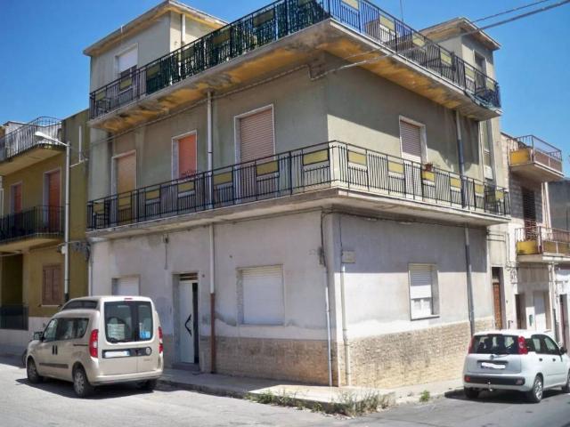 Palazzo in vendita a Vittoria