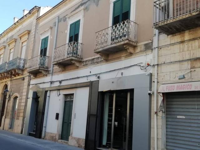 Palazzo in vendita a Vittoria, Sicilia