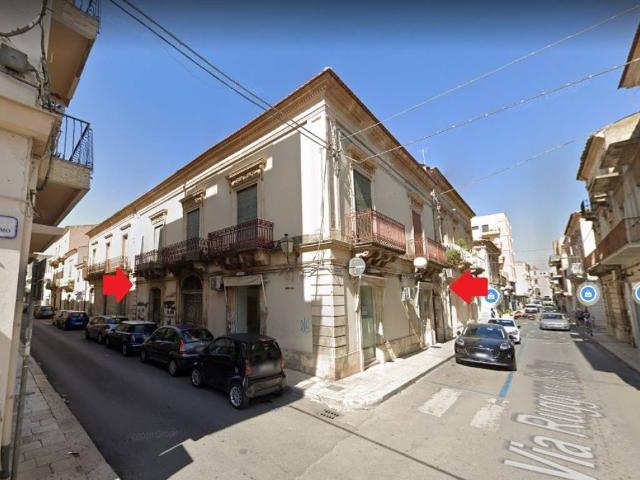 Palazzo in vendita a Vittoria
