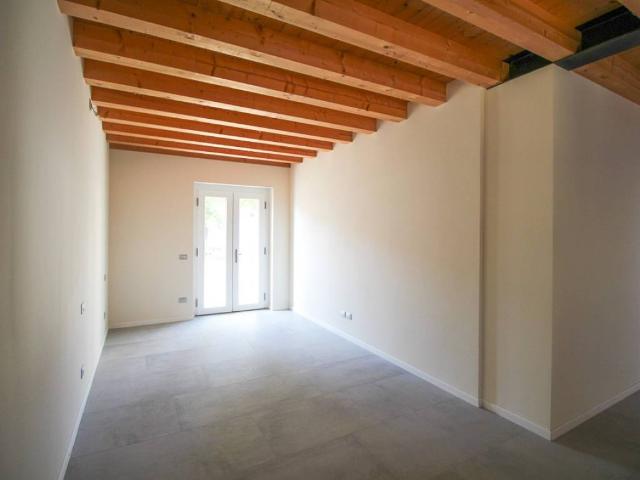 Palazzo in vendita a Vittorio Veneto, Veneto