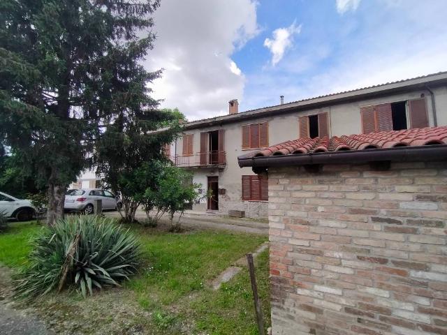 Palazzo in vendita a Voghera, Lombardia