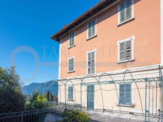 Palazzo in vendita a Zelbio, Lombardia