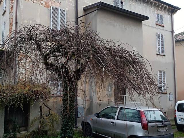 Palazzo in vendita a Case Pallaroni, Ziano Piacentino