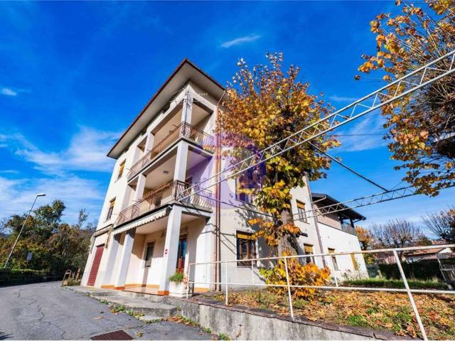 Palazzo in vendita a Comunità Montana della Valle Brembana, Zogno