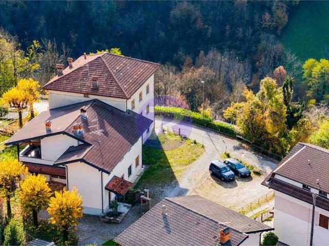 Palazzo in vendita a Comunità Montana della Valle Brembana, Zogno