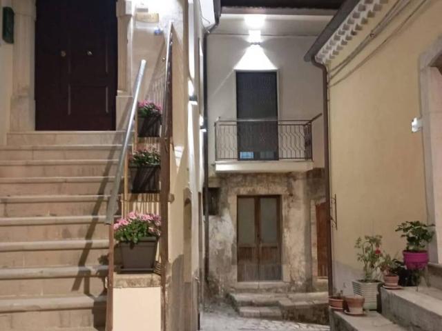 Palazzo in vendita a Zungoli, Campania