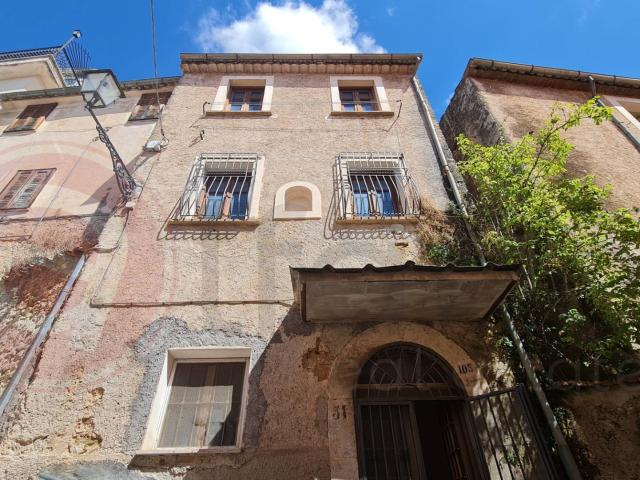 Palazzo in vendita a Alvito, Lazio