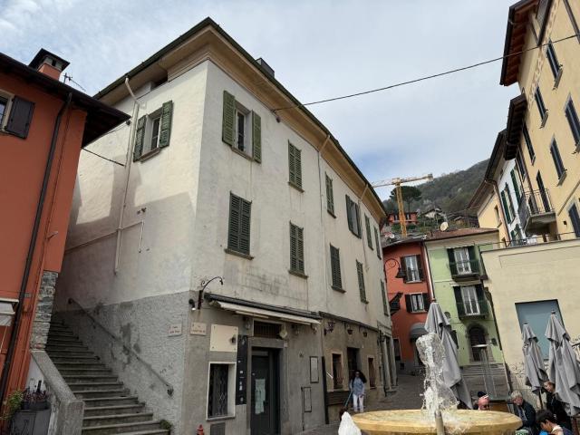 Palazzo in vendita a Argegno, Lombardia