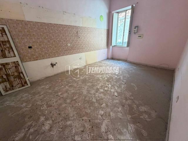 Palazzo in vendita a Starza, Giugliano in Campania