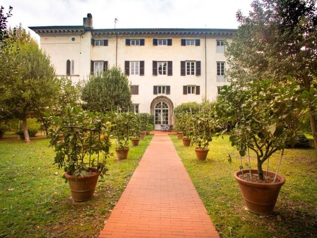 Palazzo in vendita a San Concordio, Bagni Di Lucca Ponte