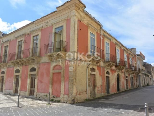 Palazzo in vendita a Palazzolo Acreide, Sicilia