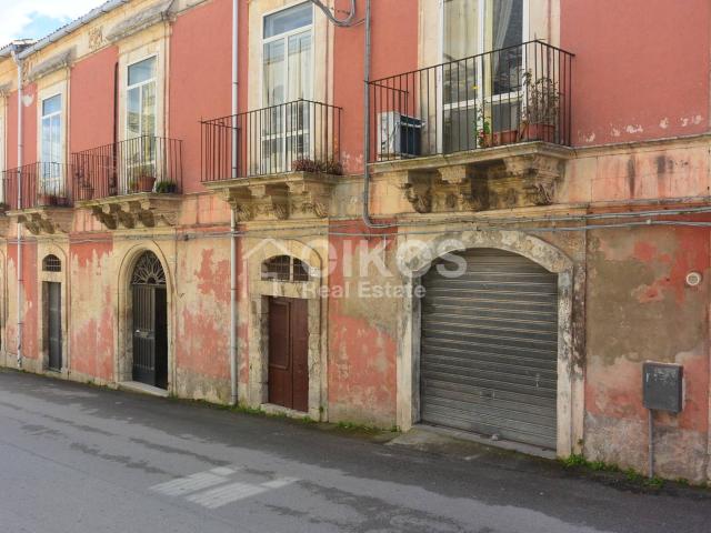 Palazzo in vendita a Palazzolo Acreide, Sicilia
