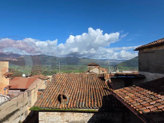 Palazzo in vendita a Priverno, Lazio