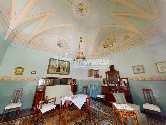 Palazzo in vendita a Puglia, Lecce