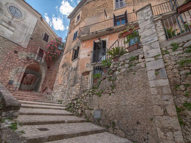 Palazzo in vendita a San Donato Val Di Comino, Lazio