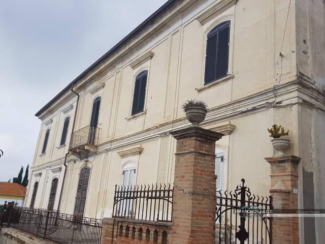 Villa Indipendente in vendita a Unione dei Comuni della Val Vibrata, Sant'omero