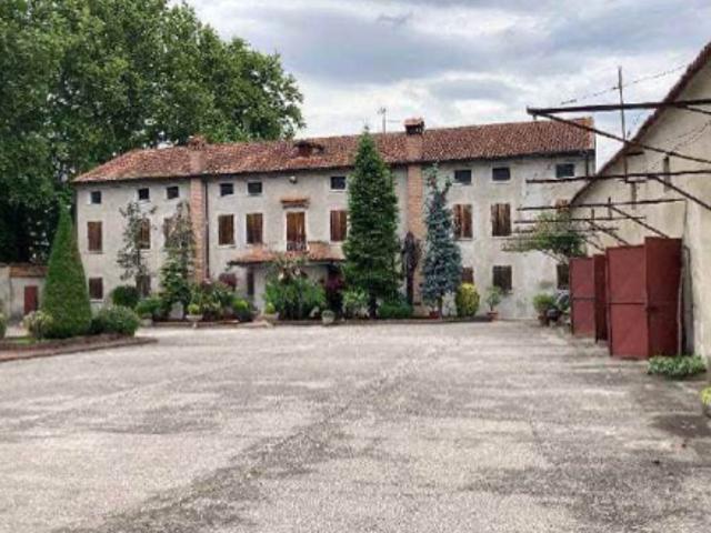 Palazzo in vendita a Castagnaro, Verona