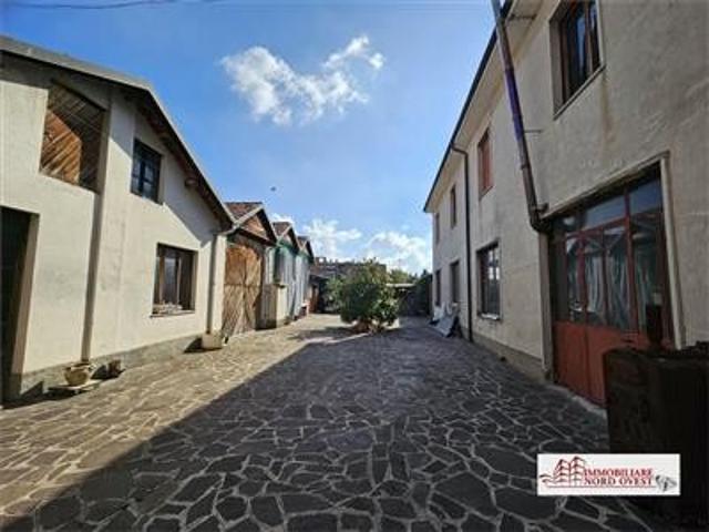 Locale Commerciale in vendita a Roveda, Sedriano