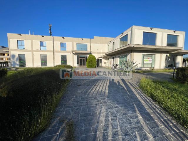 Palazzo in vendita a San Giovanni Teatino, Abruzzo