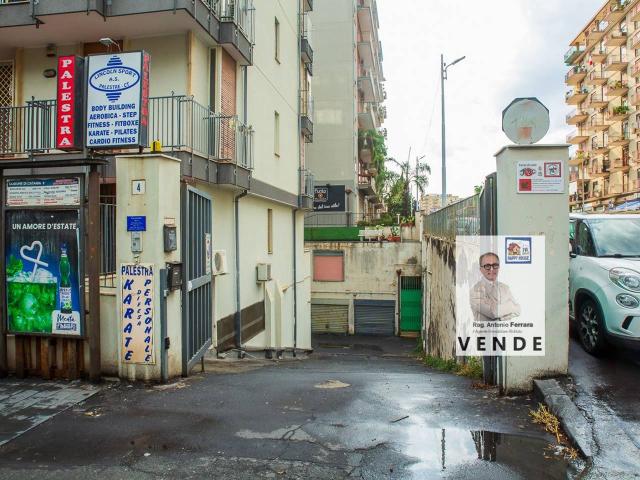 Locale Commerciale in vendita a Borgo-Sanzio, Catania