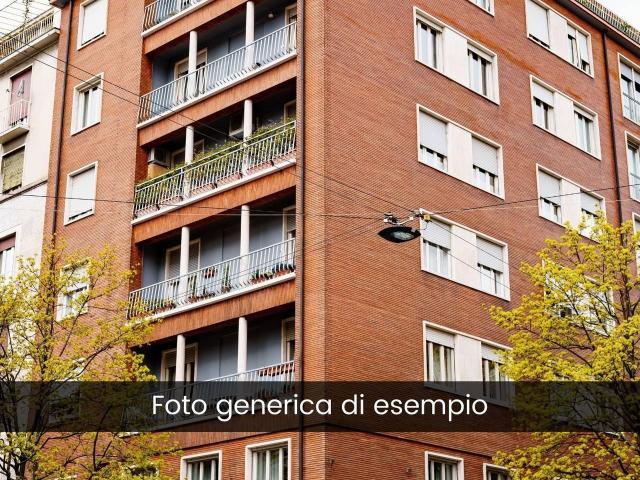 Locale Commerciale in vendita a Oltresempione, Legnano