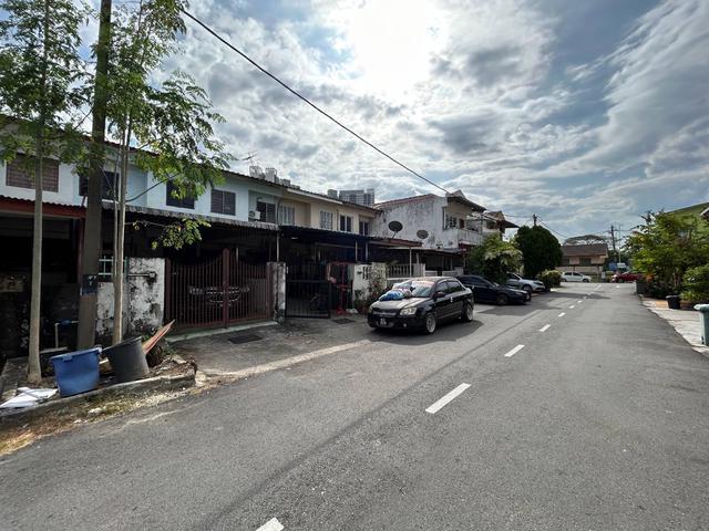 Terraced House for sale in Country Heights Damansara, Kuala Lumpur