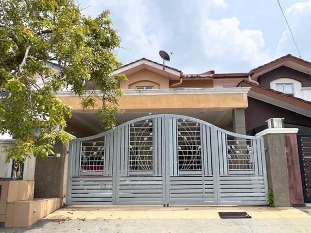 Terraced House for sale in Seri Kembangan, Majlis Bandaraya Subang Jaya