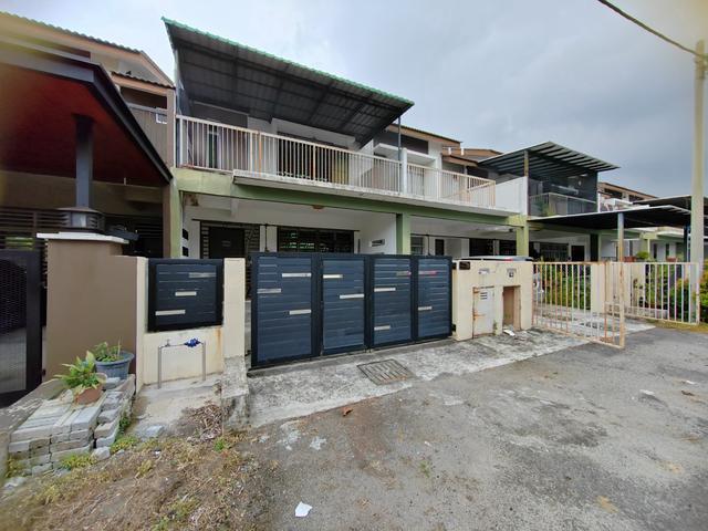 Terraced House for sale in Tanjong Sepat, Selangor