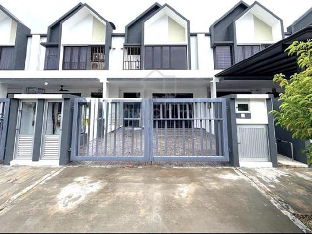 Terraced House for sale in Tanjong Sepat, Selangor