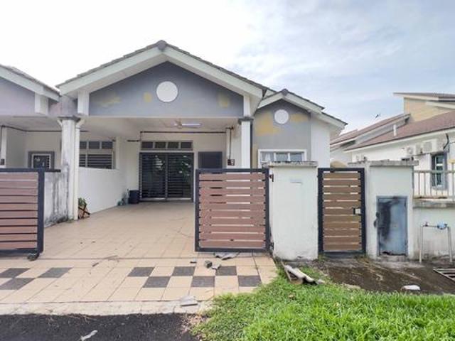 Residential House for sale in Tanjong Sepat, Selangor