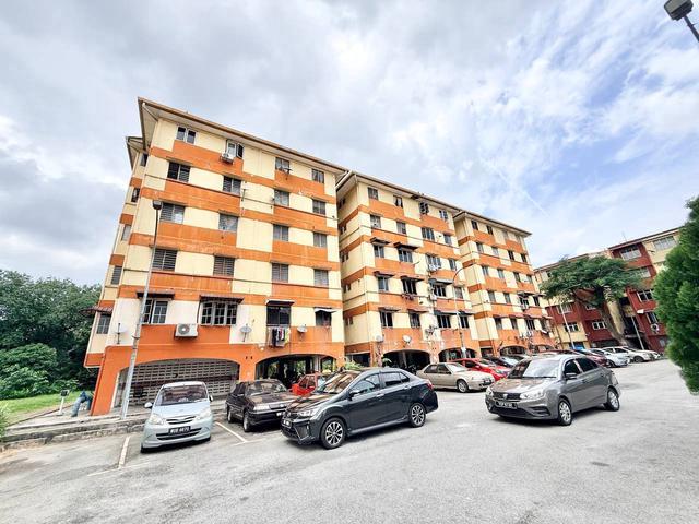 Flat for sale in Petaling, Alam Impian