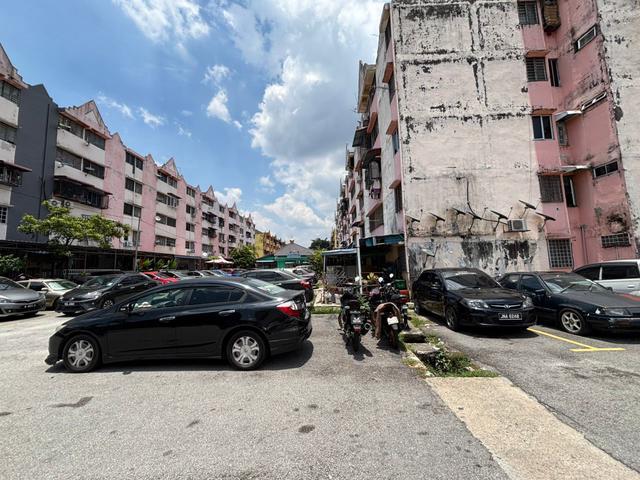 Flat for sale in Selayang, Selangor