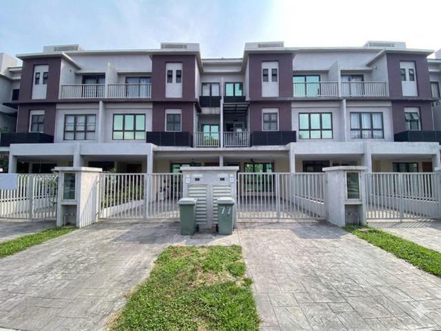 Townhouse for sale in Kajang, Langat